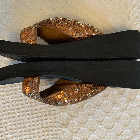 Yellow Box Flip Flops Thongs Sandals - Picture 7 of 13